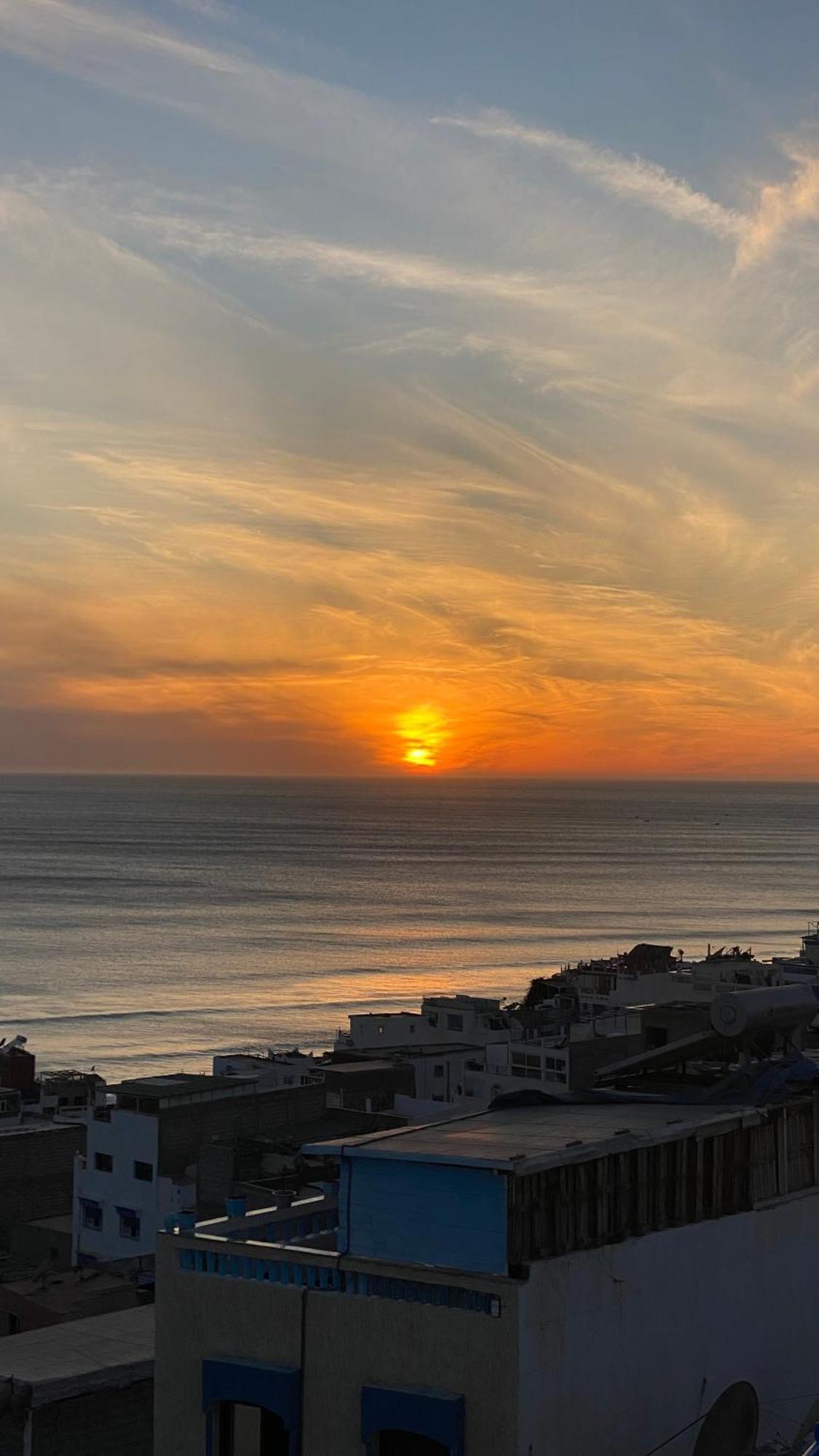 Готель Sunny Wave Taghazout Surf & Yoga Екстер'єр фото