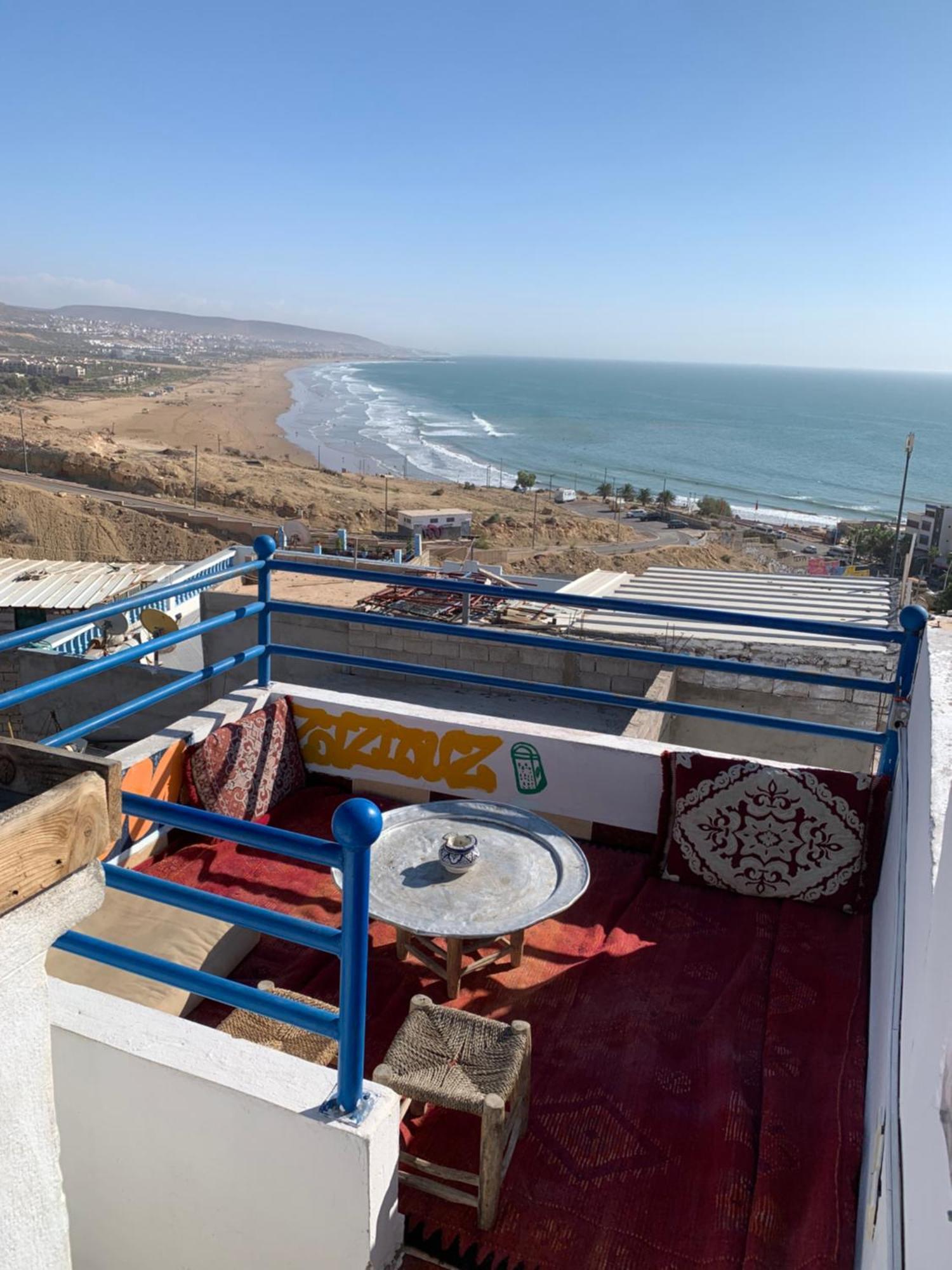Готель Sunny Wave Taghazout Surf & Yoga Екстер'єр фото